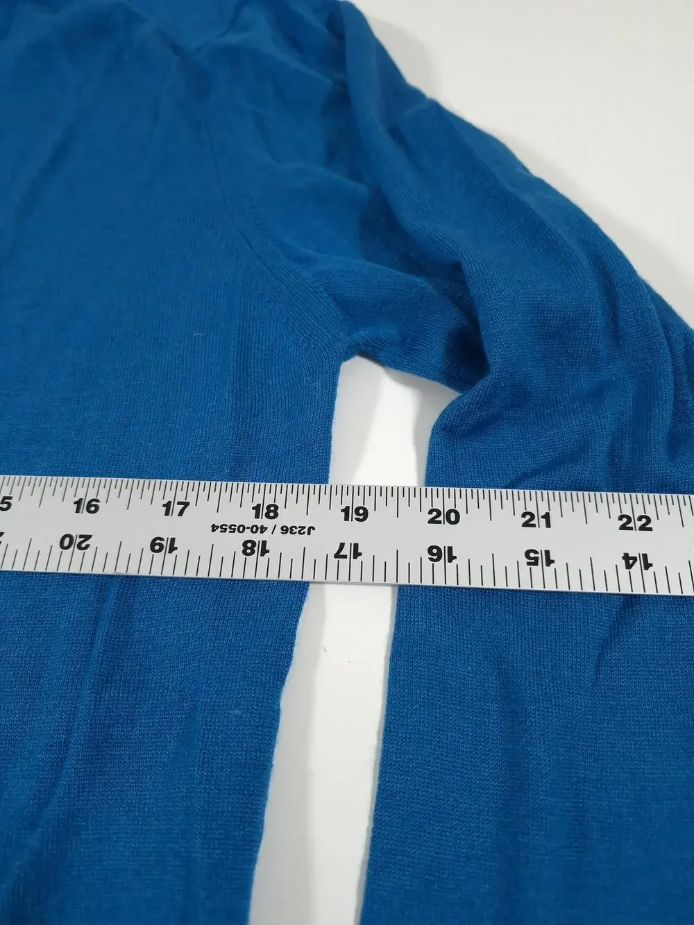 Gucci Sweater Mens M Blue V Neck Lightweight Knit Pullover Long Sleeve 50